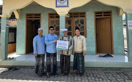 BMT UGT Nusantara Salurkan Bantuan Renovasi Musholla Al-Yasini Di Desa Sidogiri