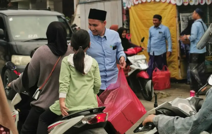 Sapa Pengguna Jalan, BMT UGT Nusantara dan LAZ Sidogiri Bagi-Bagi Takjil Serentak di 10 Provinsi