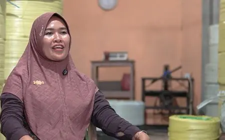 Pengusaha Tali Rafia di Sumenep yang Sukses Ekspansi Berkat Kegigihan