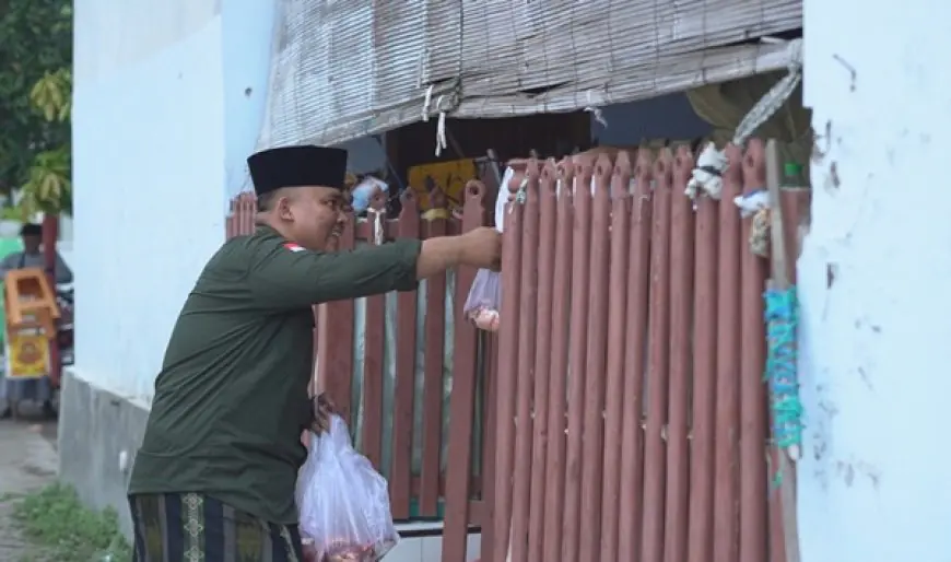 BMT UGT Nusantara Sembelih Hewan Kurban, Bagikan Daging untuk Warga Sekitar Kantor