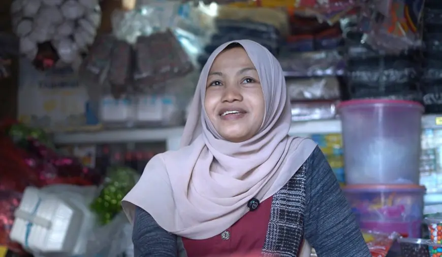 Kisah Hasirah, Ibu Tunggal di Sampang yang Sukses Besarkan Bisnis Plastik dan Bahan Kue