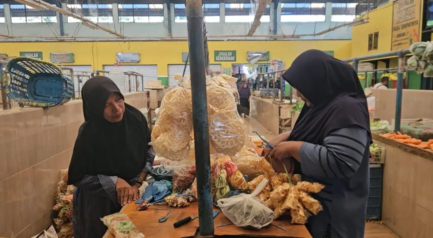 kisah Ibu Juswati: 40 Tahun Menantang Nasib di Pasar Pagi Panji Situbondo, Menabung Demi Anak dan Impian ke Tanah Suci