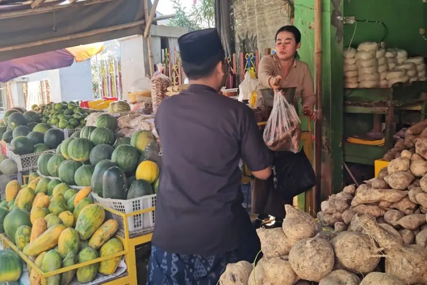 Kisah Juang Dana, Pedagang Pasar Besuki Situbondo yang Tangguh di Tengah Fluktuasi Harga