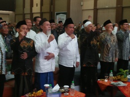Wabup Tuangkan Air Santri untuk Dewan Pengawas Syariah
