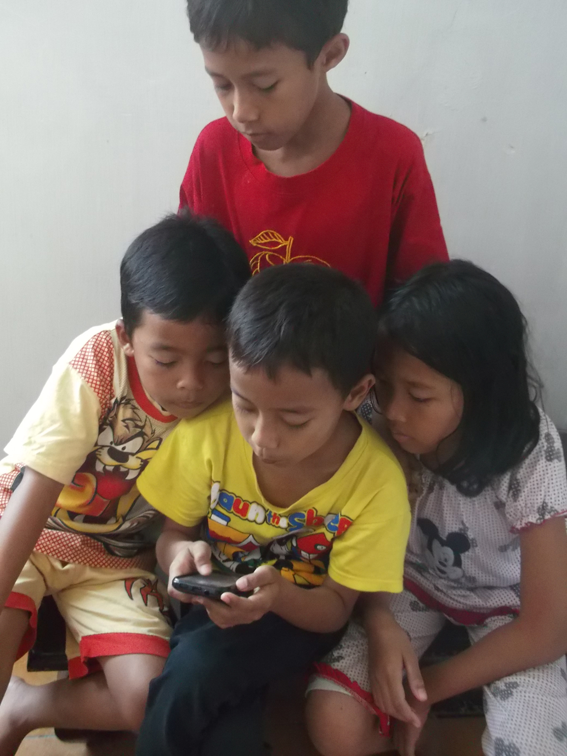 Optimalisasi Manfaat HP di Sekolah
